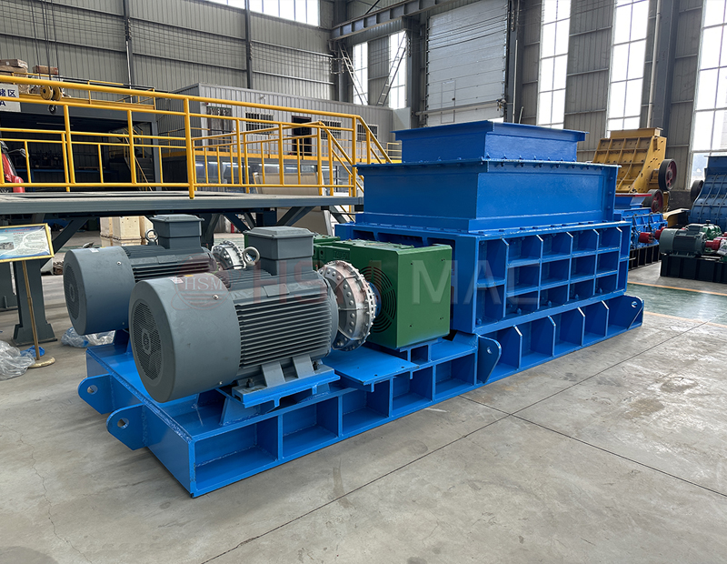 瀝(li)青廢(fei)料(liao)破(po)碎(sui)機(ji)
