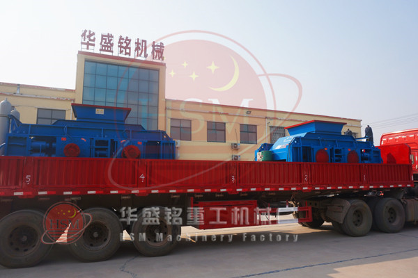 雙(shuang)齒(chi)輥破(po)碎機圖(tu)片