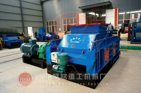 雙齒輥破(po)碎機(ji)圖(tu)片(pian)